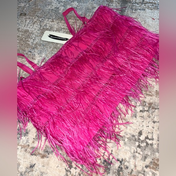 Impressions Vibrant Pink Feathered Crop Top size small - Picture 2 of 4